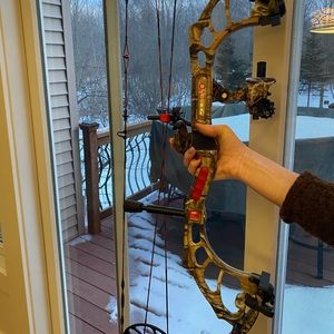 Left handed PSE dream season evo bow